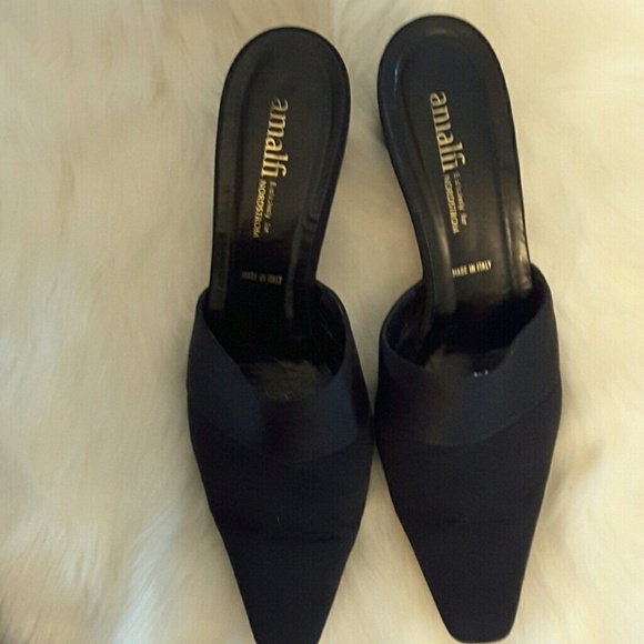 Amali slip on shoes with small kitten heelssize - Picture 2 of 8